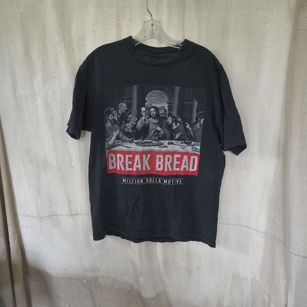 Men's Size Lrg Black Graphic Tee Red and White Print from Million Dollar Motive